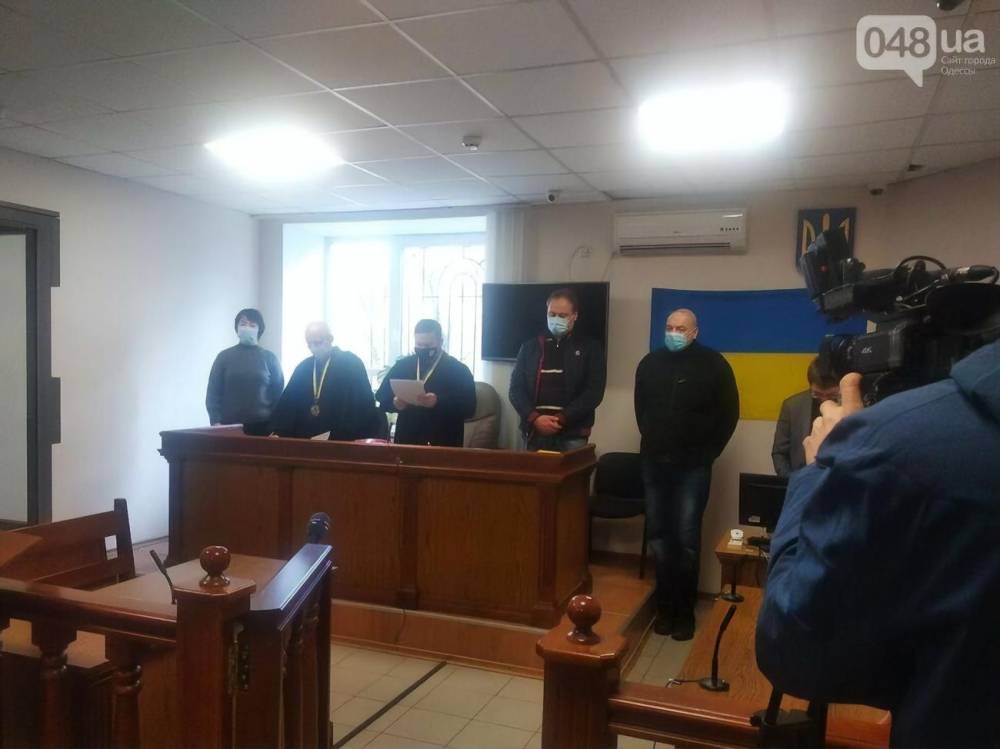 Одесский районный суд. Преследования антимайдановцев. Отпустили из зала суда